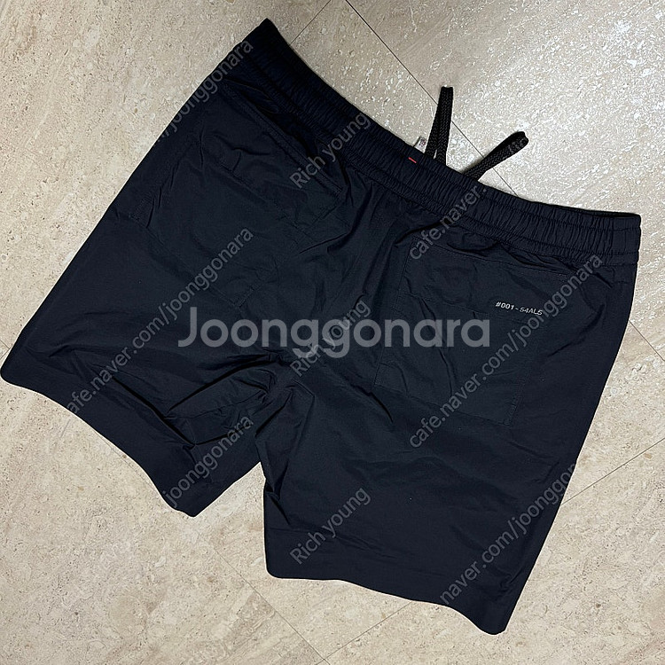 [XL] 몽클레어 고어텍스 버뮤다 팬츠 판매합니다--2