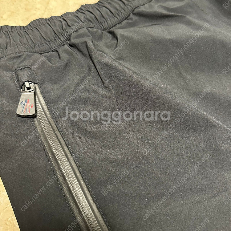 [XL] 몽클레어 고어텍스 버뮤다 팬츠 판매합니다--3