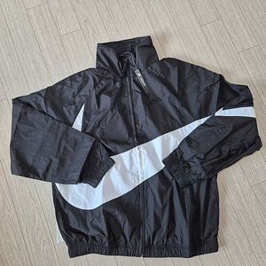쿨거래시 9만2천택포! 미착용 새제품 나이키 빅스우시 바람막이 사이즈 XL