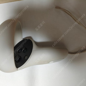 오큘러스 퀘스트 2 왼쪽 컨트롤러 만 팝니다