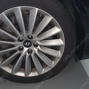 에쿠스 터빈휠 프런트옵셋 19인치 한대분 정리합니다.