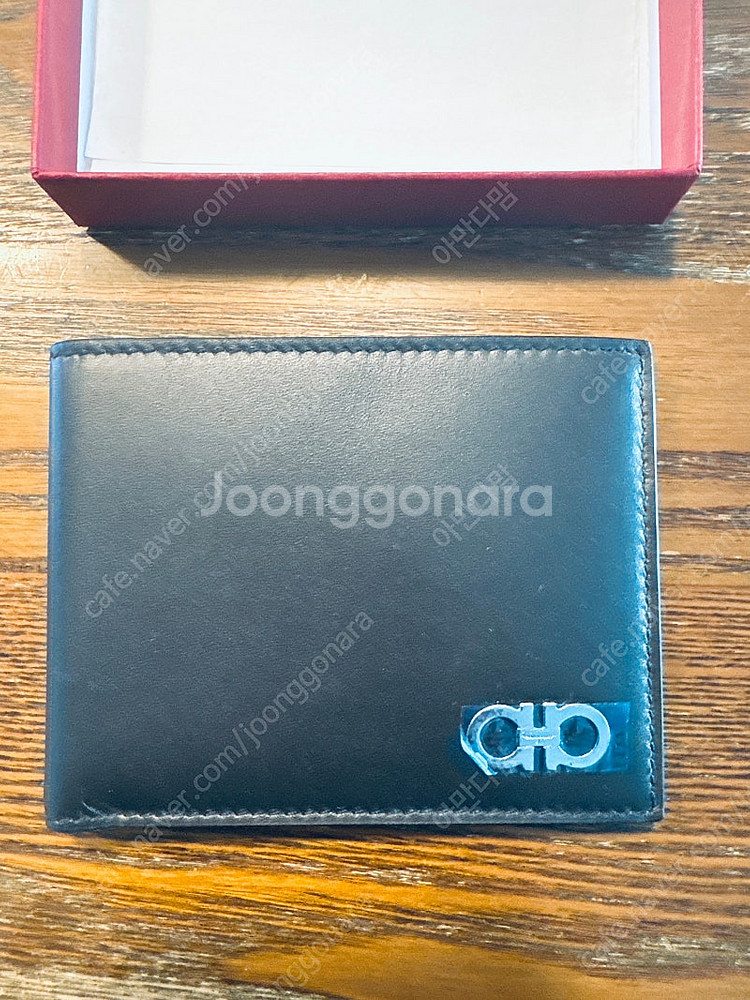 새상품> 페레가모 남자 반지갑--1
