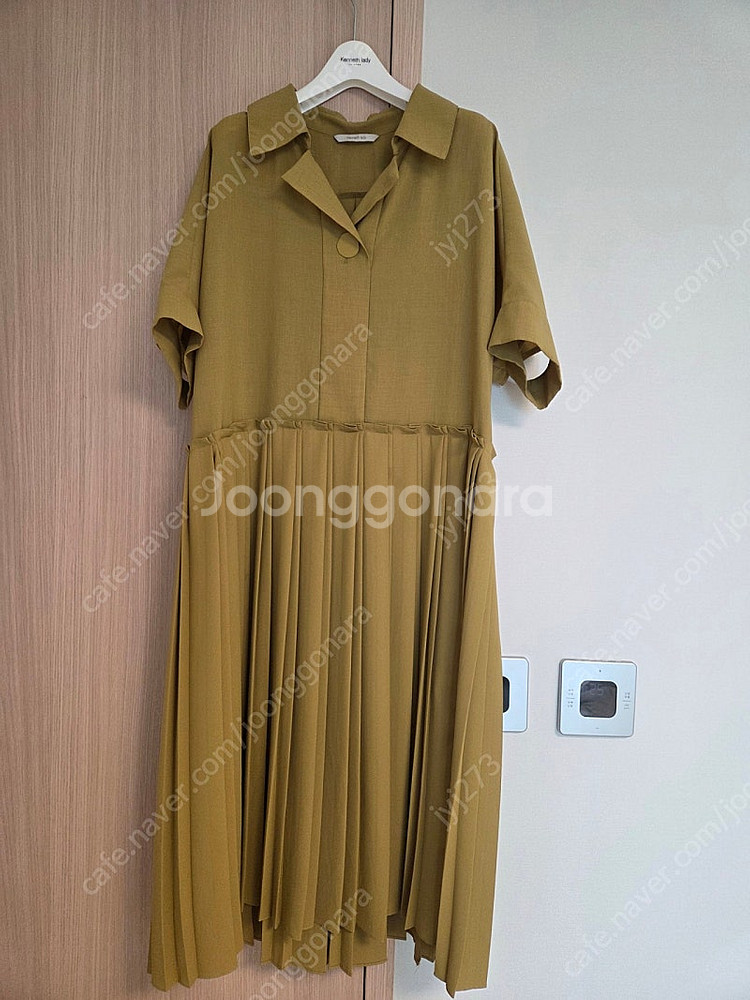 [케네스레이디]오픈카라원버튼플리츠원피스(올리브)--0