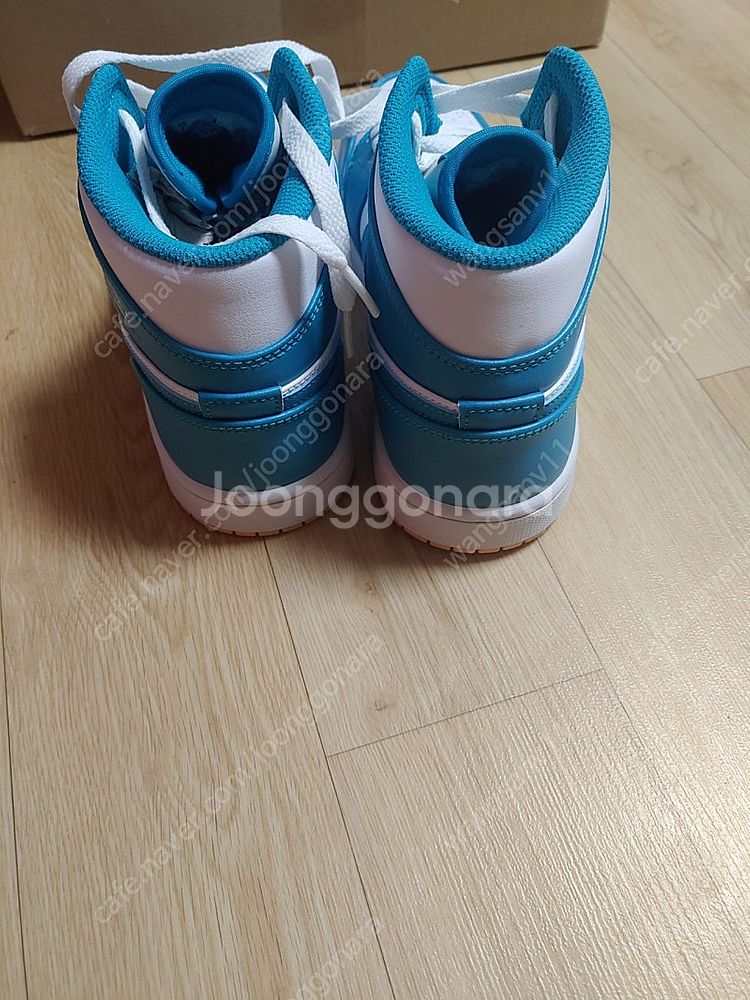 나이키 에어 조던 1 미드 SE 터키블루 색상 새상품입...--4