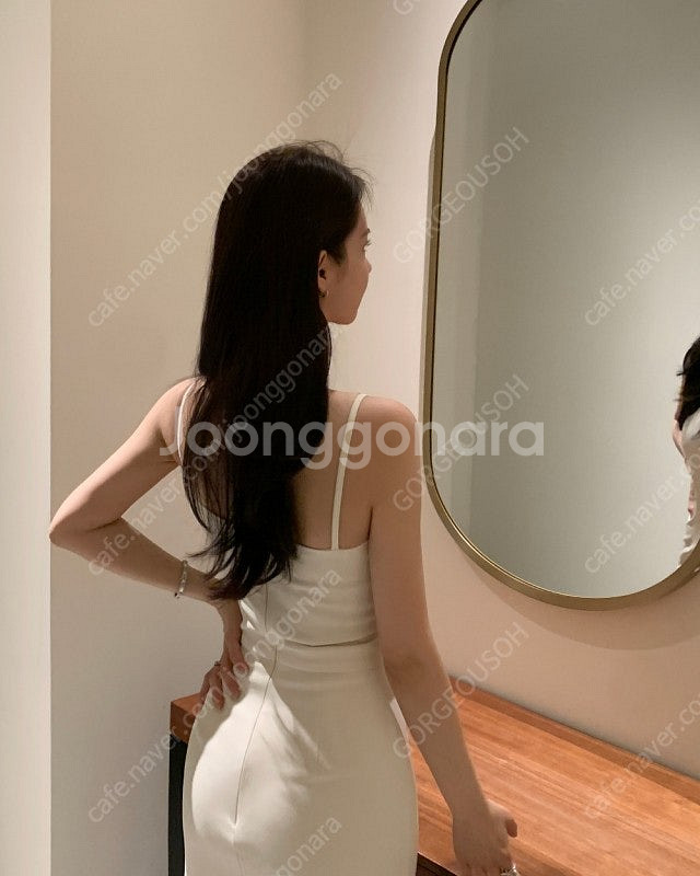 (새상품) 더마농 올리비아 케이프 슬리브리스 원피스 크...--3