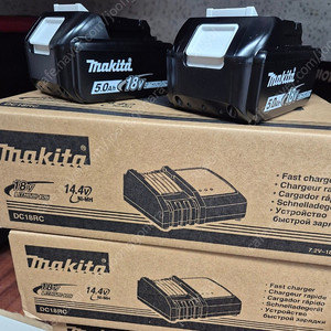 마끼다 충전기 배터리 판매해요!새제품