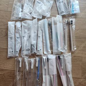 1회용 면도기, 칫솔