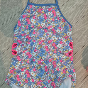 여아 수영복 (원피스 3벌, 비키니 2벌) 7-8세