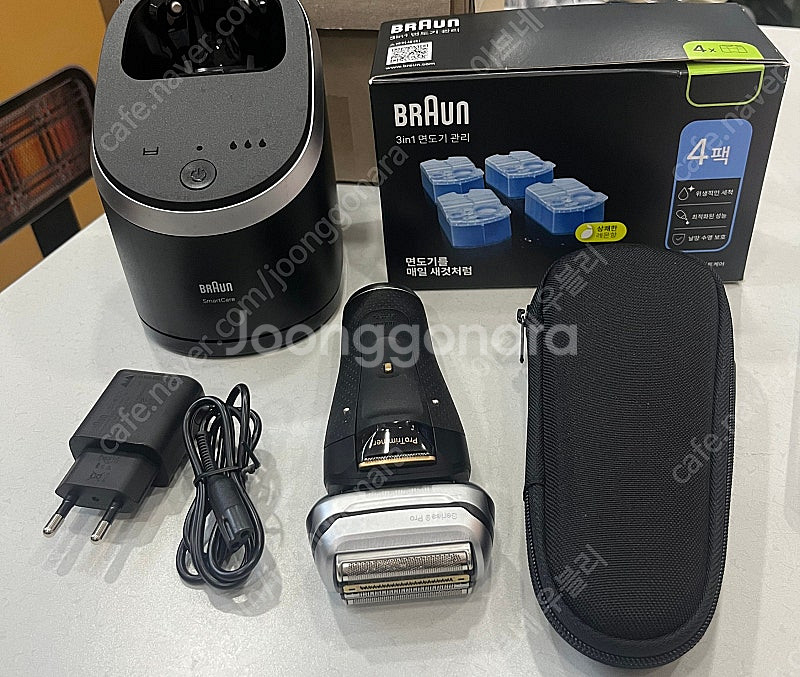 브라운 시리즈 9 전기면도기 9560cc + 세정액 4개입--0