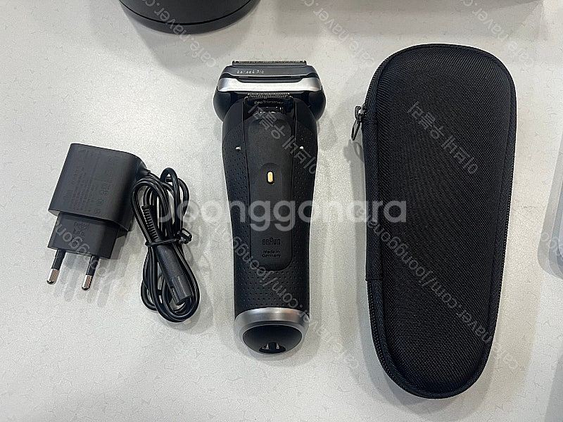 브라운 시리즈 9 전기면도기 9560cc + 세정액 4개입--1