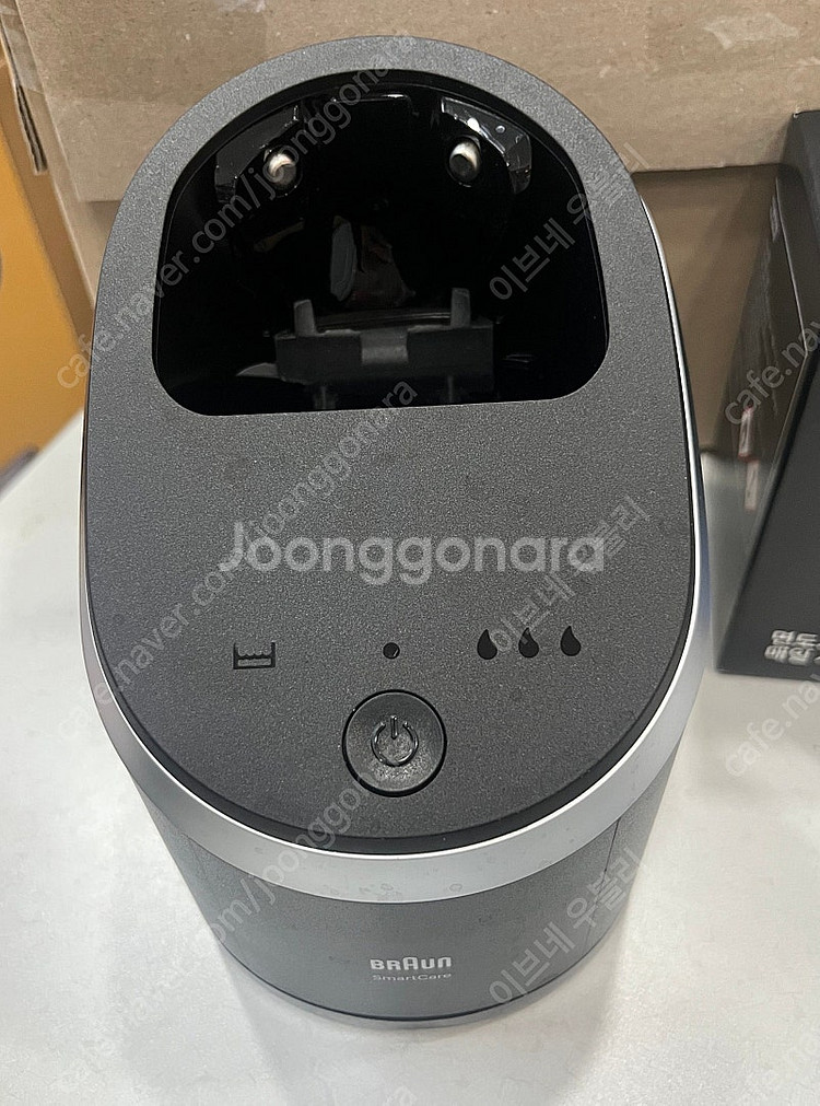 브라운 시리즈 9 전기면도기 9560cc + 세정액 4개입--2