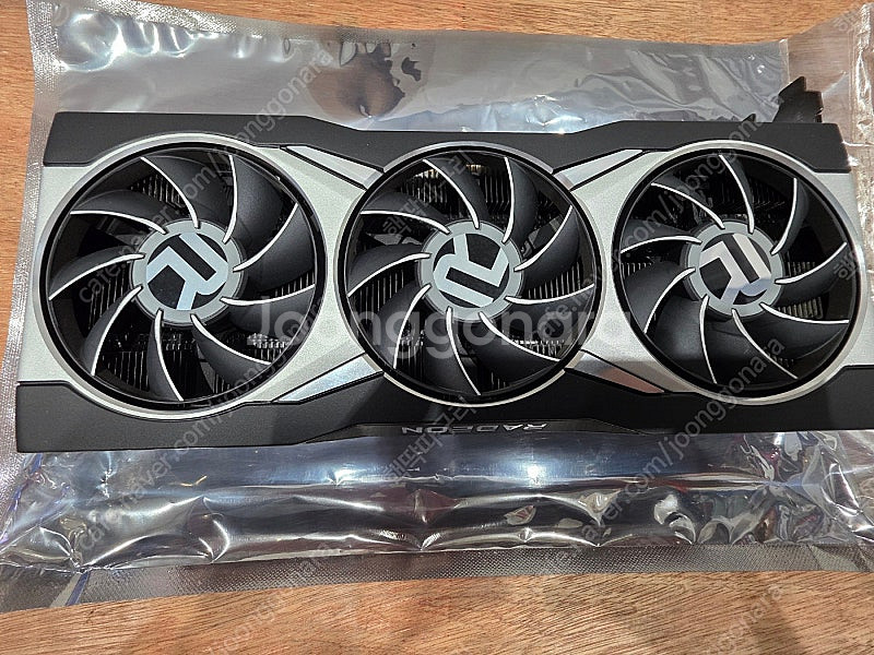 라데온 RX 6900XT 팝니다.--6