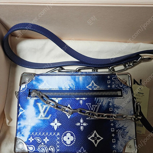 루이비통 소프트 트렁크 반다나 한정판