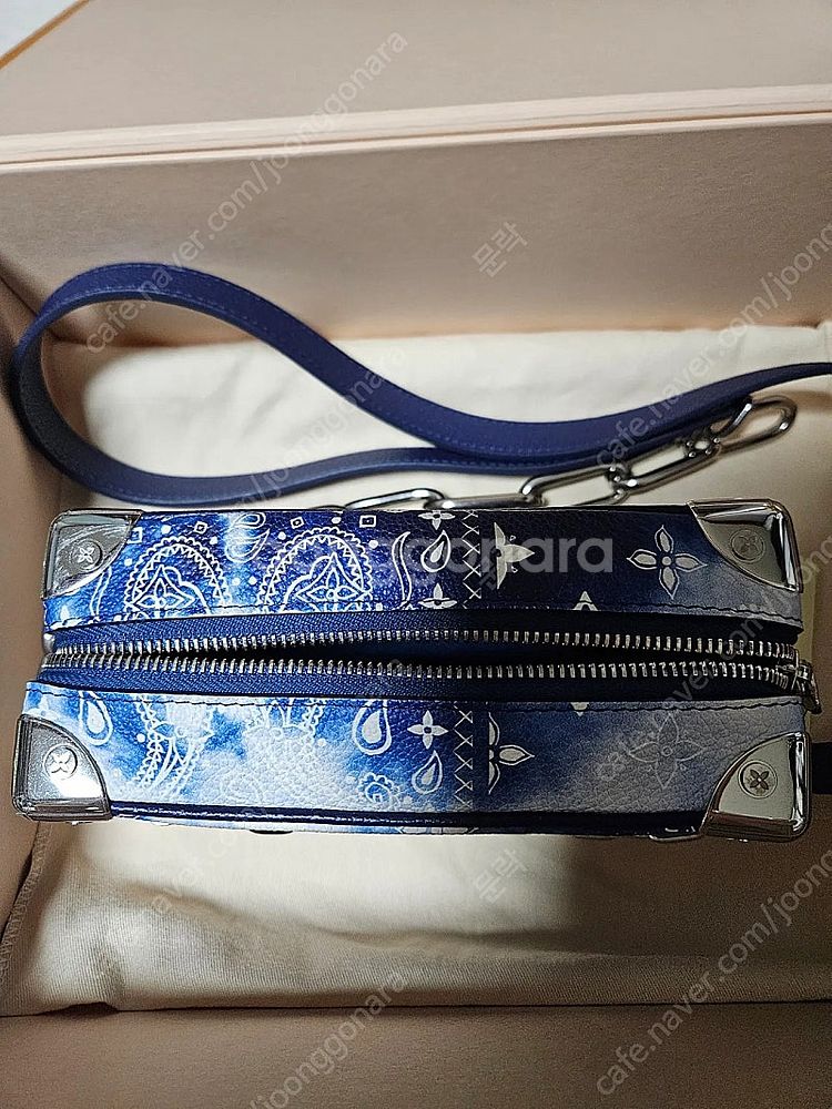 루이비통 소프트 트렁크 반다나 한정판--1