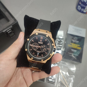 발키리 시계 다스크로노 V-7075GBBF (풀옵션) 중고 팝니다.