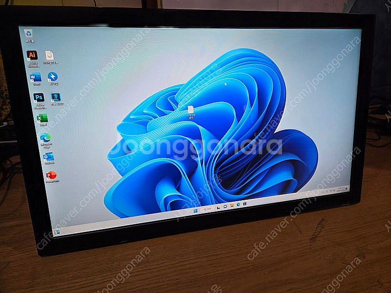 LG 23ET63 23인치 터치모니터 판매합니다.--1