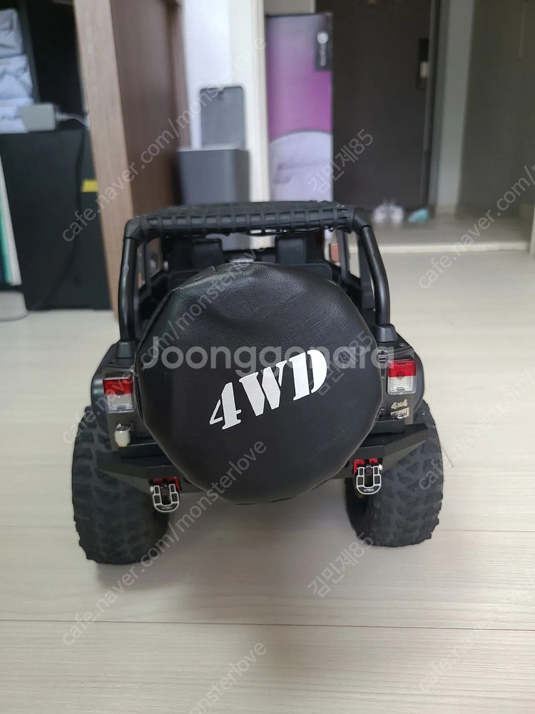 trx4 루비콘 튜닝RC카 판매합니다.+조종기.배터리--9