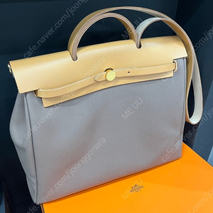 에르메스 에르백 집 39 베르소 백 르투르네 & 골드 하드웨어 에뚜쁘 듄 나뛰렐 사블르 H082271CCAM 미사용 새제품