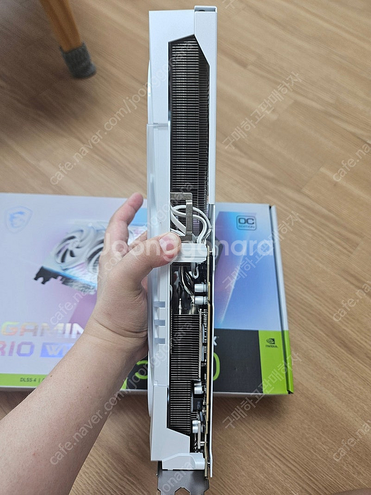 그래픽카드 msi 5070 트리오 화이트 모델 택포금액--1