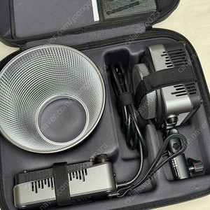 지윤 MOLUS G200 지속광