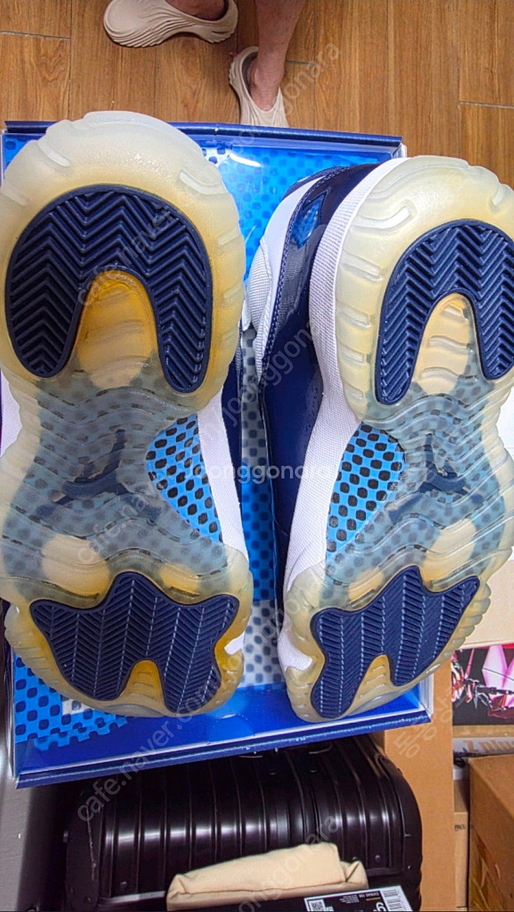 조던11 원라이크UNC 이미지