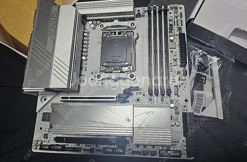 라이젠 7800x3d +기가바이트 b650m 어로스엘리...--0