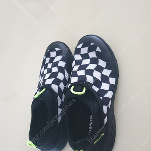 히로 아쿠아슈즈 230사이즈 판매해요~