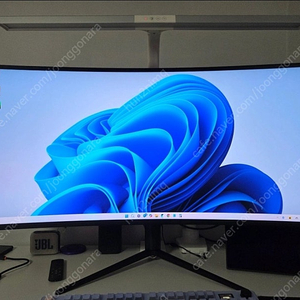 와사비망고 40인치 5K WUHD NANO IPS 패널 커브드 모니터 Artview 400 팝니다.