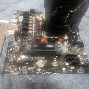 라이젠 8600g+b650m보드+ADATA5600 램16기가2개+p3 1tb ssd팝니다