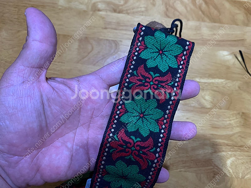 50년된 빈티지 재팬 꽃무늬자수 기타 스트랩--2