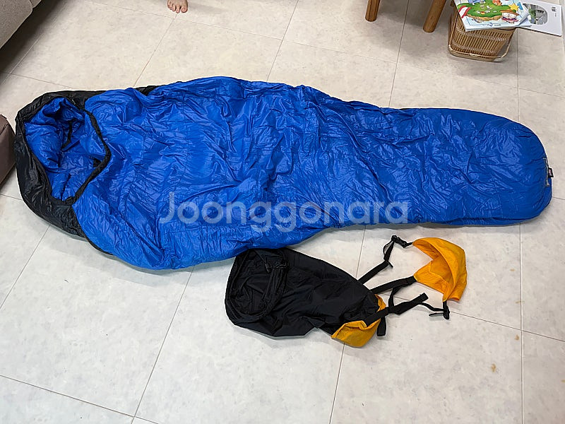 웨스턴 마운티어링 푸마 침낭 판매합니다.--2