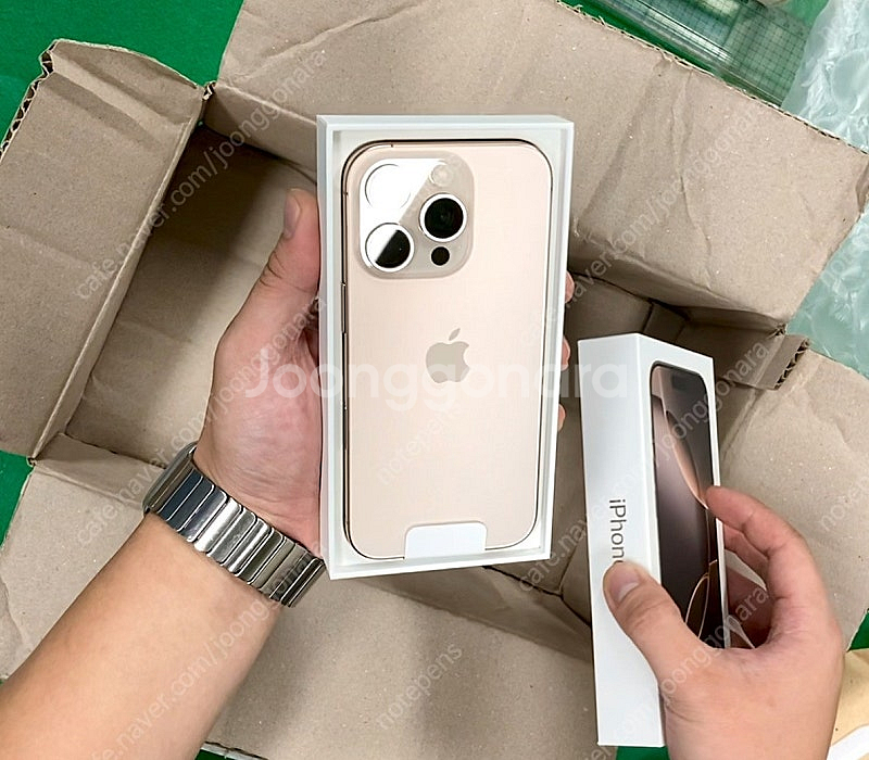 아이폰16프로 256GB 데저트티타늄 자급제 미개봉 미...--1