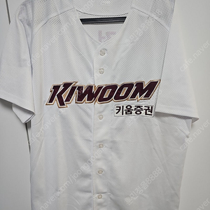 키움히어로즈 새상품 유니폼 이정후 마킹 100사이즈 팝니다