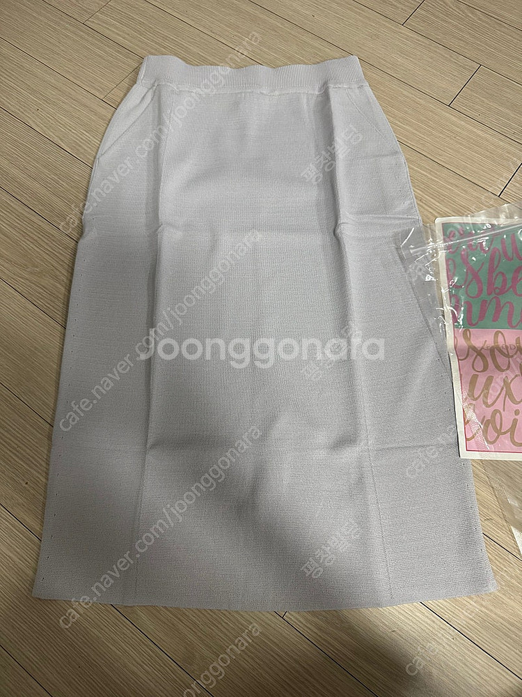 코스모폴리탄줄라이 예지스 니트스커트 2사이즈 새상품--0