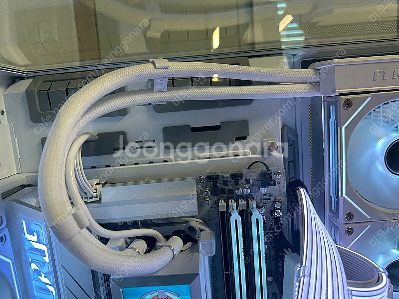 리안리 HydroShift LCD 360R 화이트 수랭...--1