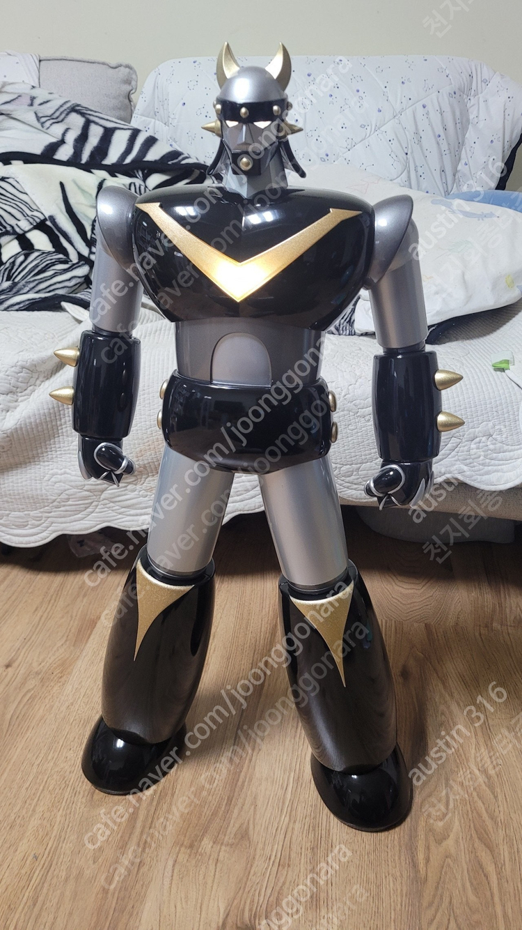 76.7 태권브이 애니버전 미개봉 외 판매합니다. 빠른 문의는 전화나 문자로 주세요. 앱채팅은 거의 안 봅니다.--2