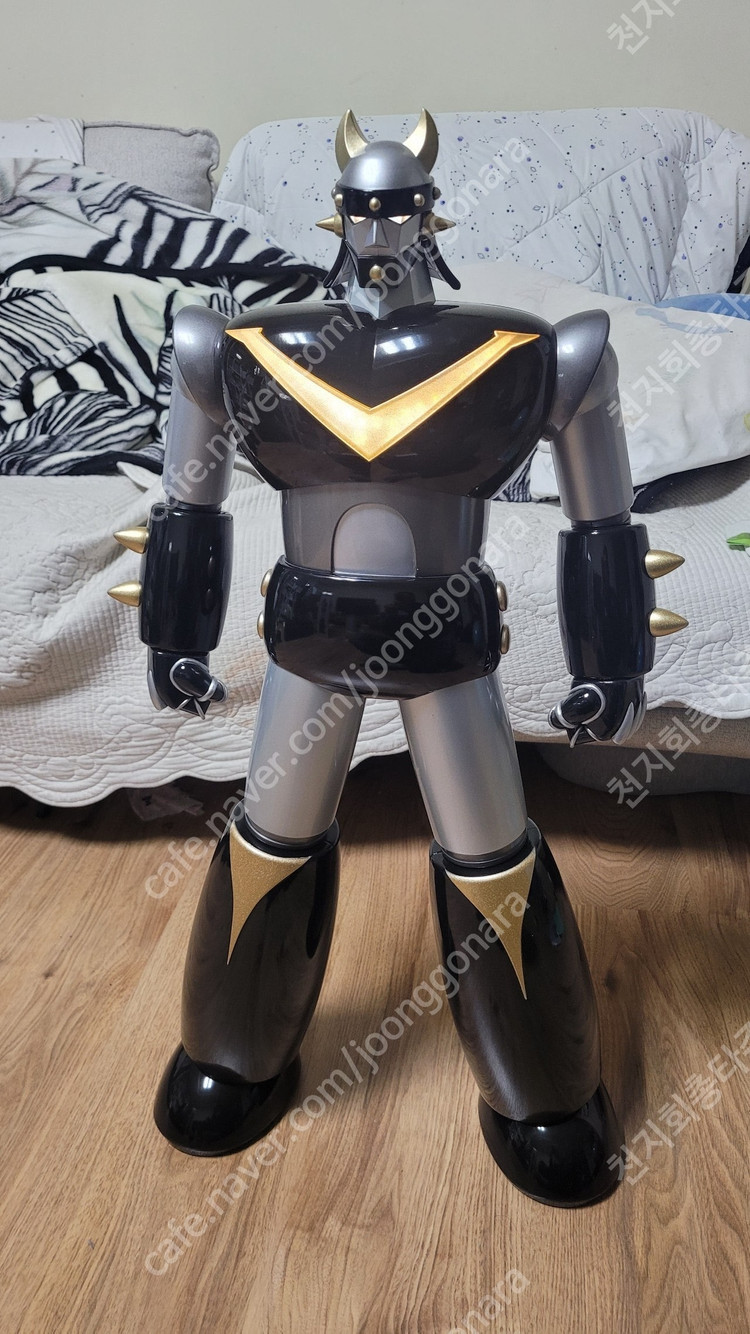 76.7 태권브이 애니버전 미개봉 외 판매합니다. 빠른 문의는 전화나 문자로 주세요. 앱채팅은 거의 안 봅니다.--4