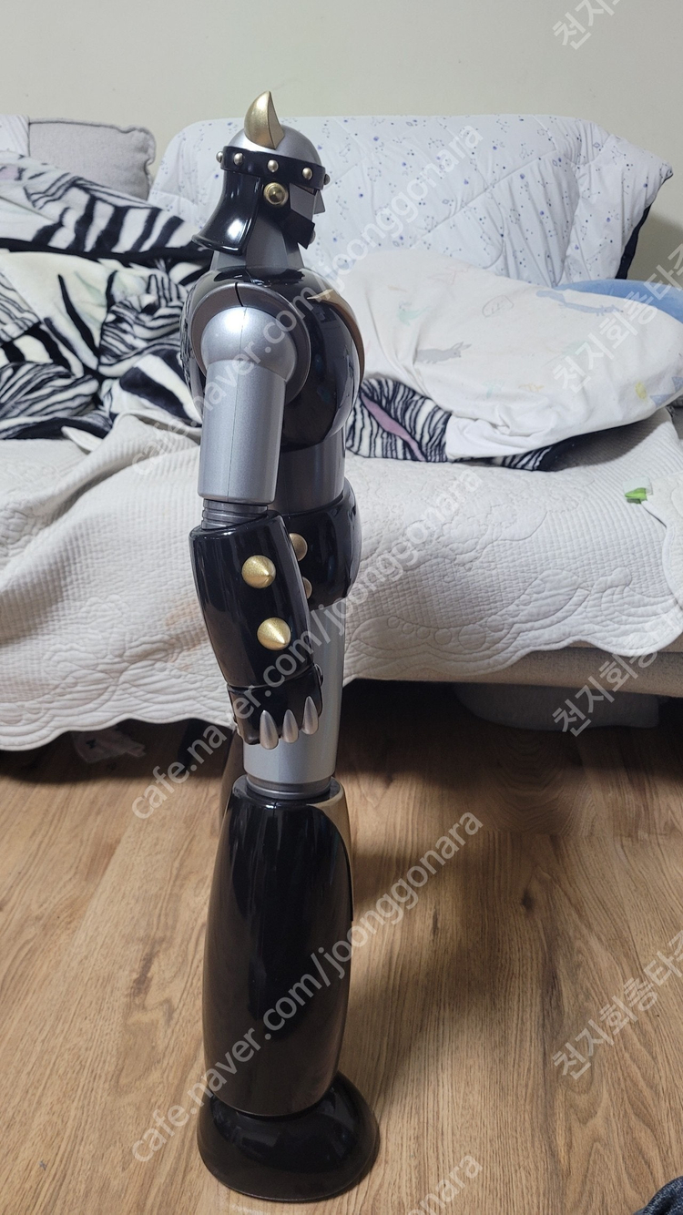 76.7 태권브이 애니버전 미개봉 외 판매합니다. 빠른 문의는 전화나 문자로 주세요. 앱채팅은 거의 안 봅니다.--7