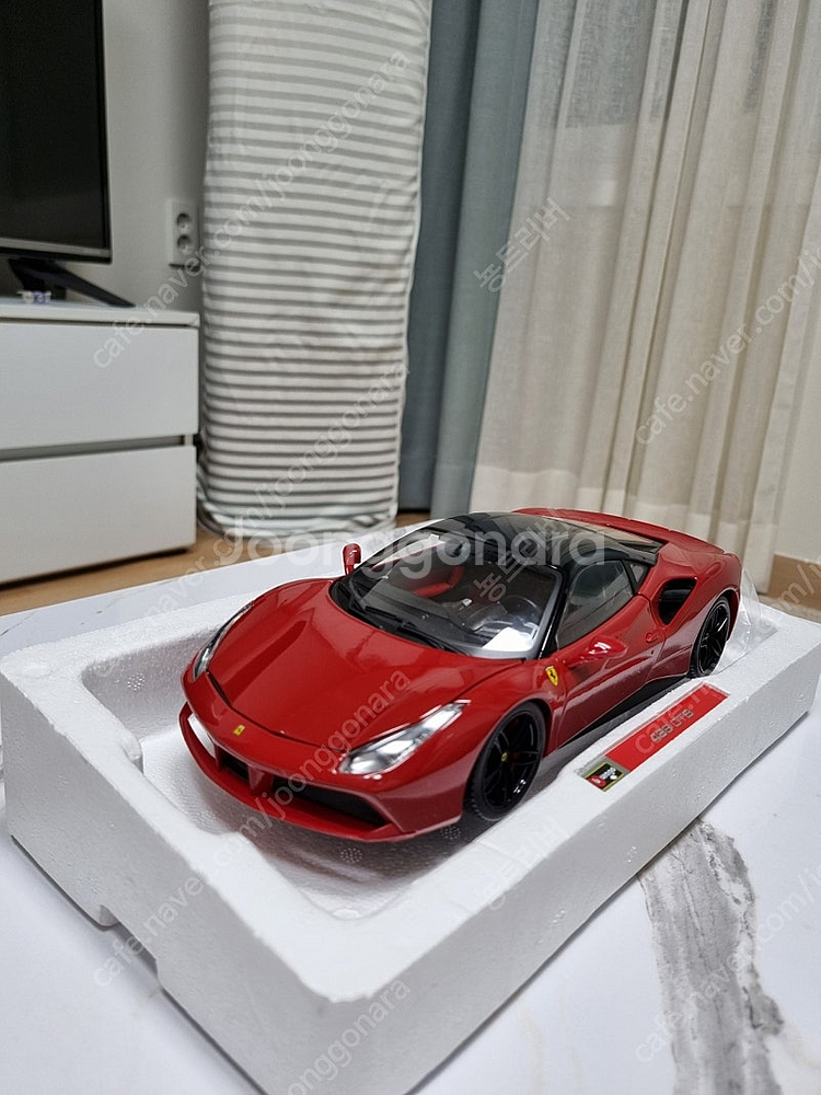 1:18 부라고(시그니쳐) 페라리 488gtb 다이캐스...--0