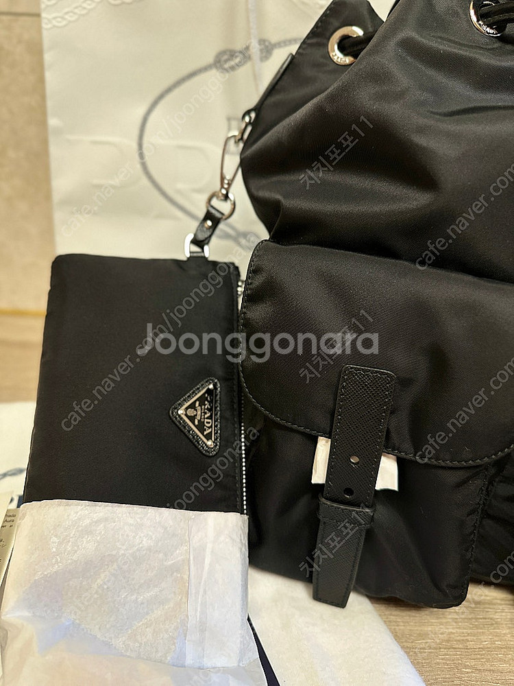 프라다 백팩 미디움 새상품 파우치 포함 풀구성--5