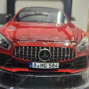 1:18 1/18 노레브 벤츠 AMG GTR 레드 다이캐스트팝니다.
