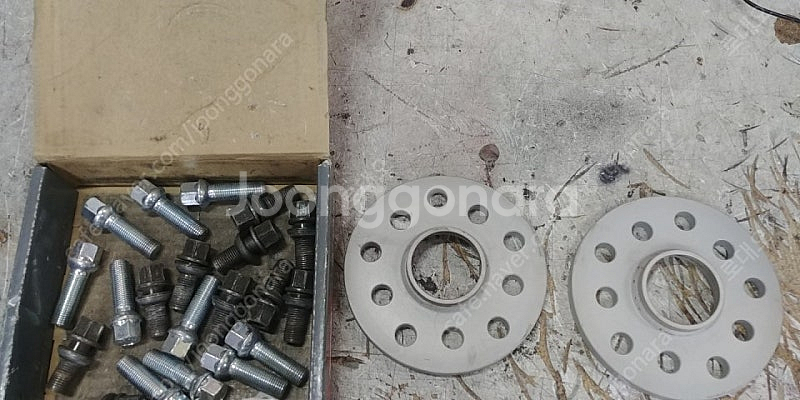 아이박 허브스페이스 12mm팝니다(아우디전용)--1