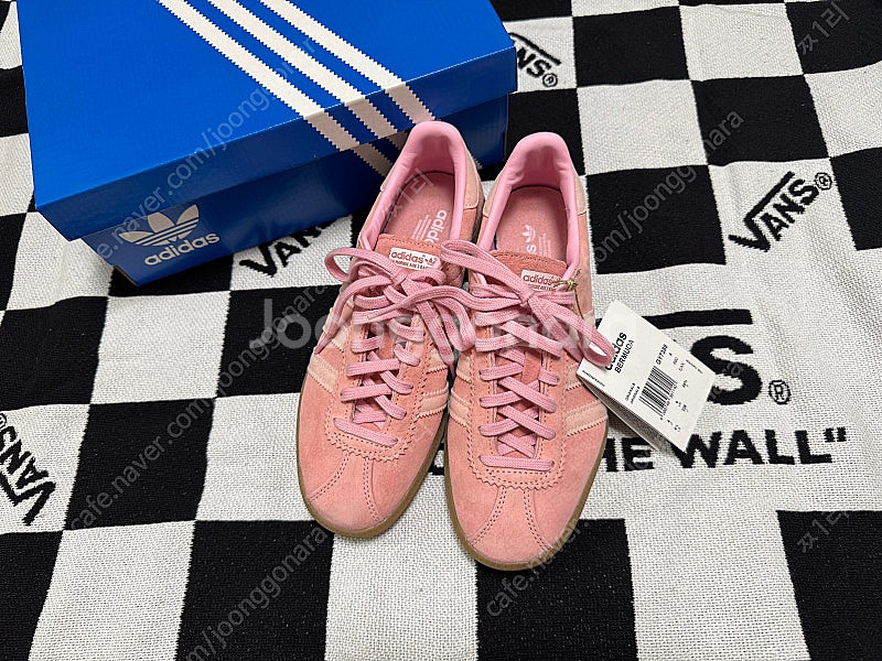 아디다스 버뮤다 핑크 225사이즈--0