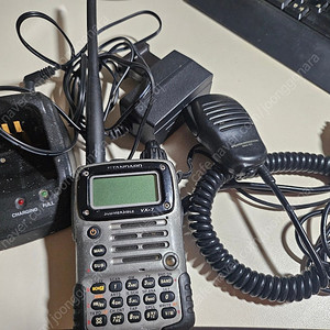 YAESU/야에스 vx-7 양도합니다.