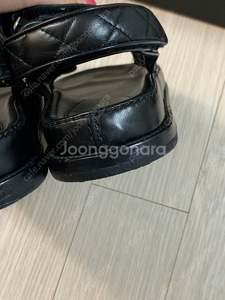 샤넬 벨크로 가죽 샌들--3
