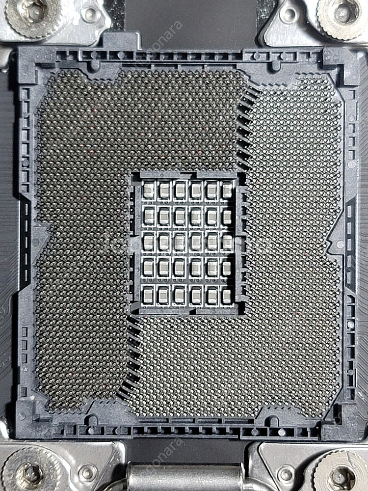 제온 E5-2667 V4 + MSI X99A 토마호크 ...--4