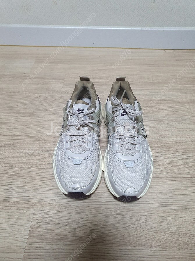 나이키 v2k 런 운동화 사이즈 280 판매해요--2