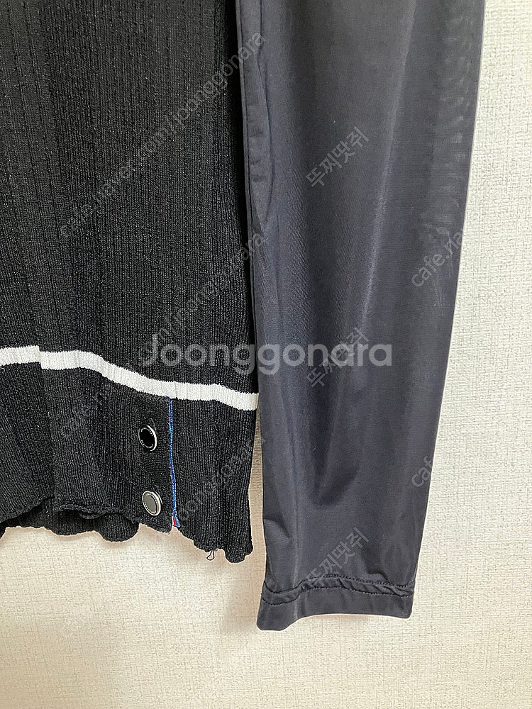 헤지스 골프 블랙 니트 카라 긴팔티--2