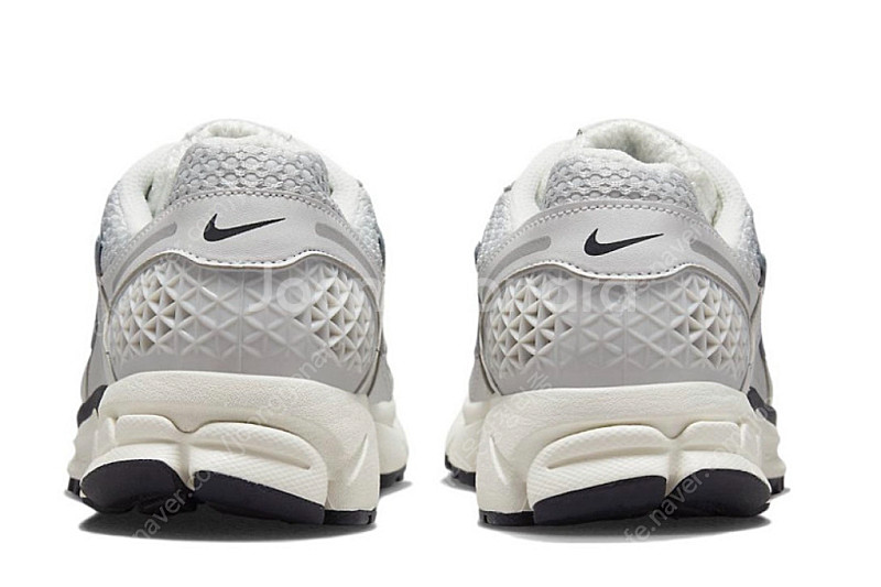 나이키 줌 보메로5 포톤더스트 앤 메탈릭 실버 270m--4