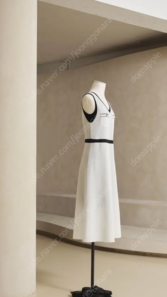 한섬 더캐시미어 [새옷]컬러 라인 포컷 니트 드레스--1